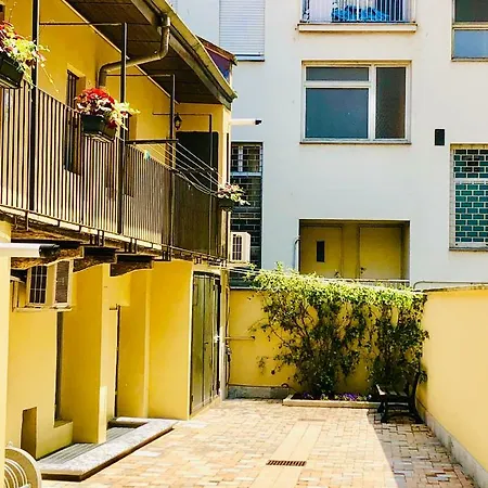 Moser アパート